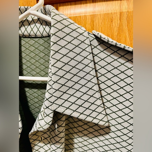 Vintage Men's Dk Green and White Patterned Jacket w/ Buttoned Front Pockets - Picture 4 of 16